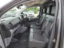 Vauxhall Vivaro Turbo D 2700 Sportive - U150890