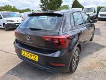 Volkswagen Polo TSI Life - U150911
