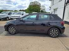 Volkswagen Polo TSI Life - U150911