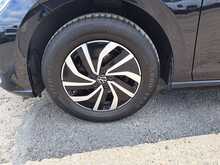 Volkswagen Polo TSI Life - U150911
