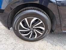 Volkswagen Polo TSI Life - U150911