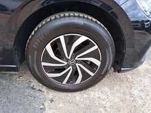 Volkswagen Polo TSI Life - U150911