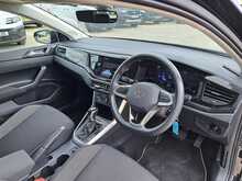 Volkswagen Polo TSI Life - U150911