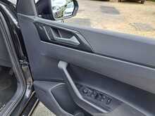 Volkswagen Polo TSI Life - U150911