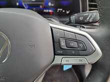 Volkswagen Polo TSI Life - U150911