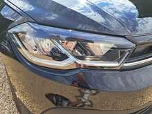 Volkswagen Polo TSI Life - U150911