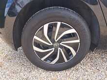 Volkswagen Polo TSI Life - U150911