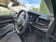 Volkswagen Polo TSI Life - U150911