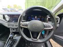 Volkswagen Polo TSI Life - U150911
