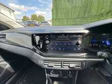 Volkswagen Polo TSI Life - U150911