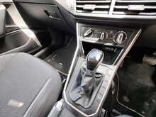 Volkswagen Polo TSI Life - U150911