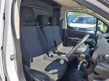 Toyota PROACE CITY BlueHDi Icon - U150921