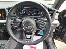 Audi A1 TFSI S line - U150939