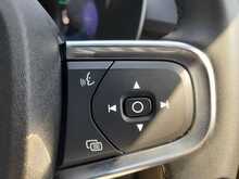 Volvo XC40 Core - U150952