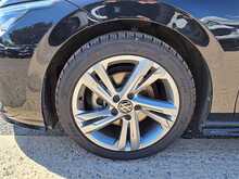 Volkswagen Golf eTSI MHEV R-Line - U150959