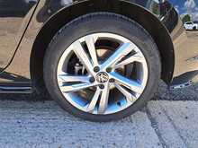 Volkswagen Golf eTSI MHEV R-Line - U150959