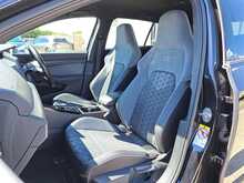 Volkswagen Golf eTSI MHEV R-Line - U150959