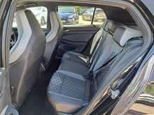 Volkswagen Golf eTSI MHEV R-Line - U150959