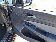 Volkswagen Golf eTSI MHEV R-Line - U150959