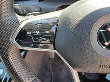 Volkswagen Golf eTSI MHEV R-Line - U150959