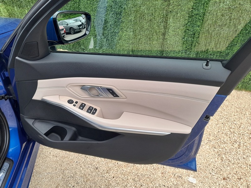 BMW 3 Series 330i M Sport - U150966