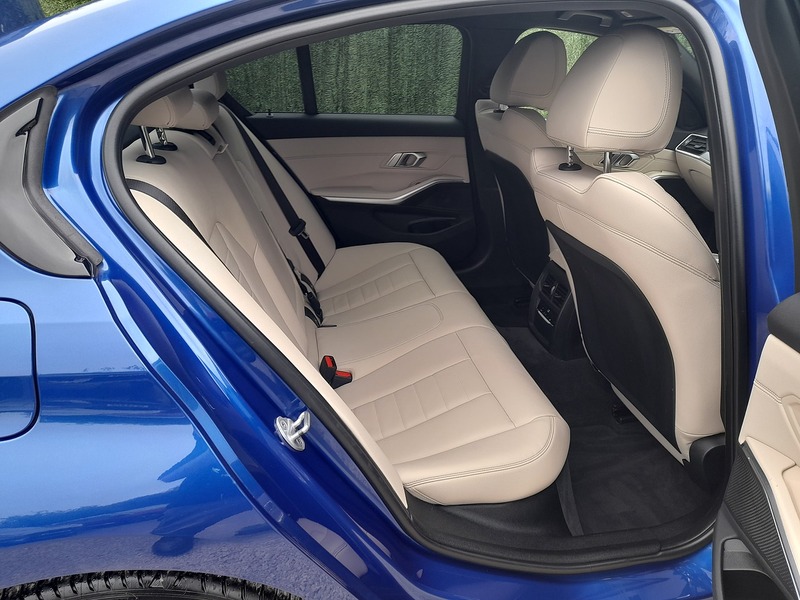 BMW 3 Series 330i M Sport - U150966
