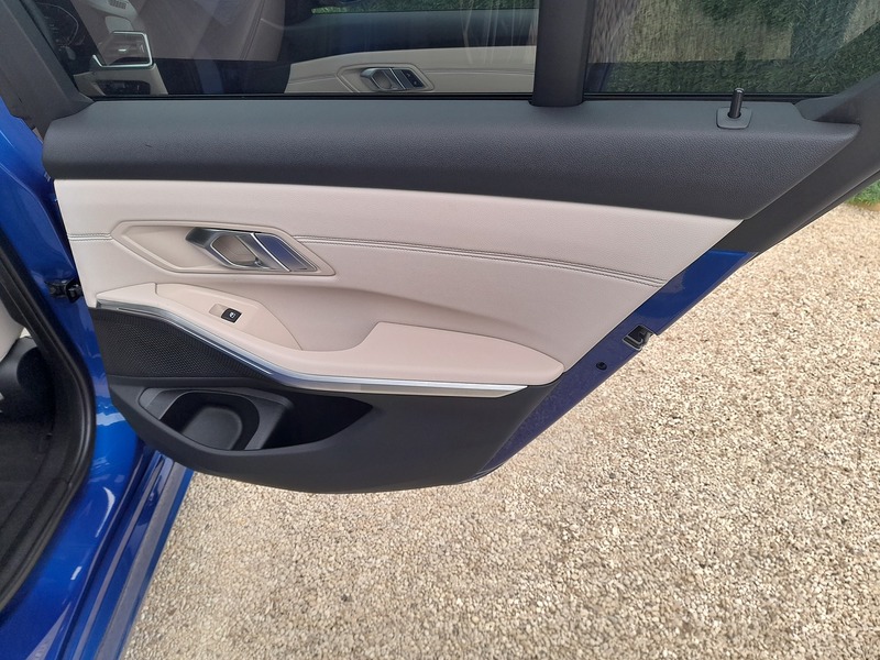 BMW 3 Series 330i M Sport - U150966