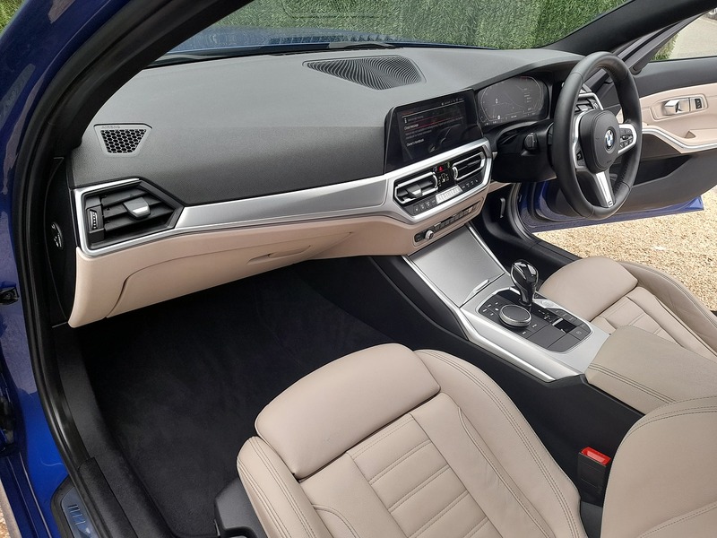 BMW 3 Series 330i M Sport - U150966