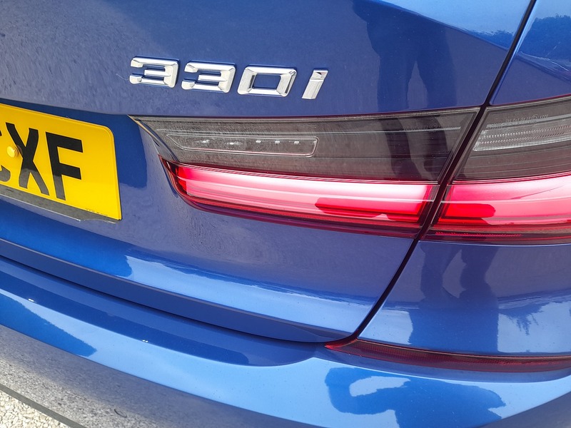 BMW 3 Series 330i M Sport - U150966