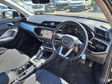 Audi Q3 TFSIe Technik - U150967