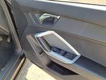 Audi Q3 TFSIe Technik - U150967