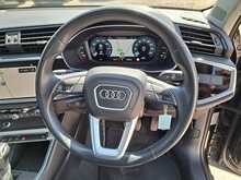 Audi Q3 TFSIe Technik - U150967