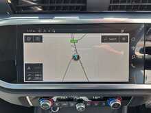 Audi Q3 TFSIe Technik - U150967