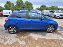 Toyota Yaris VVT-h Y20 Bi-tone - U150990