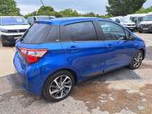 Toyota Yaris VVT-h Y20 Bi-tone - U150990
