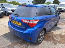 Toyota Yaris VVT-h Y20 Bi-tone - U150990