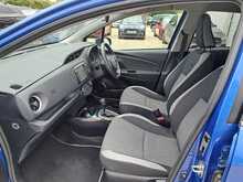 Toyota Yaris VVT-h Y20 Bi-tone - U150990