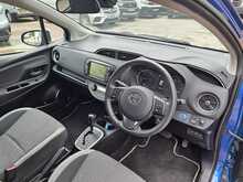 Toyota Yaris VVT-h Y20 Bi-tone - U150990