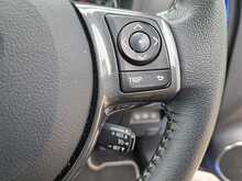 Toyota Yaris VVT-h Y20 Bi-tone - U150990