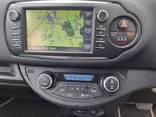 Toyota Yaris VVT-h Y20 Bi-tone - U150990