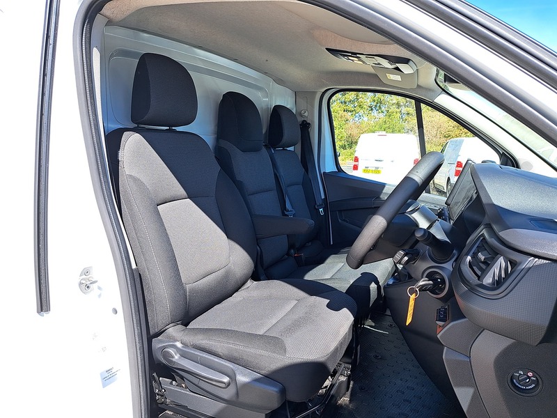 Renault Trafic dCi Blue LL30 Advance - U151029