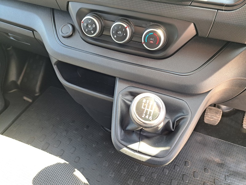 Renault Trafic dCi Blue LL30 Advance - U151029