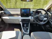Toyota Yaris VVT-h Excel - U151098