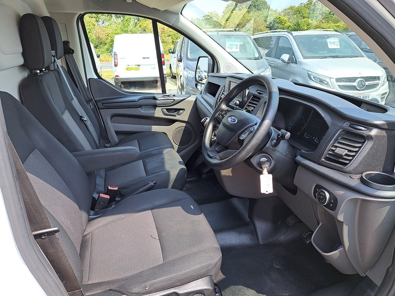Ford Transit Custom 300 EcoBlue Leader - U151132