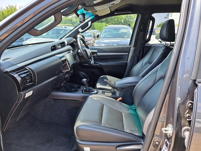 Toyota Hilux D-4D Invincible X - U151142