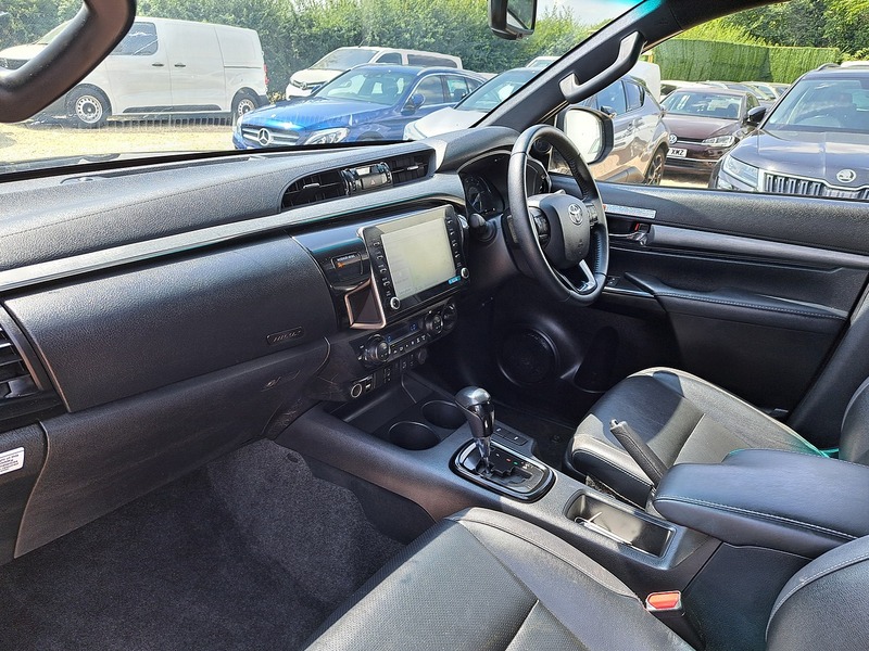 Toyota Hilux D-4D Invincible X - U151142