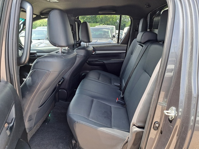 Toyota Hilux D-4D Invincible X - U151142