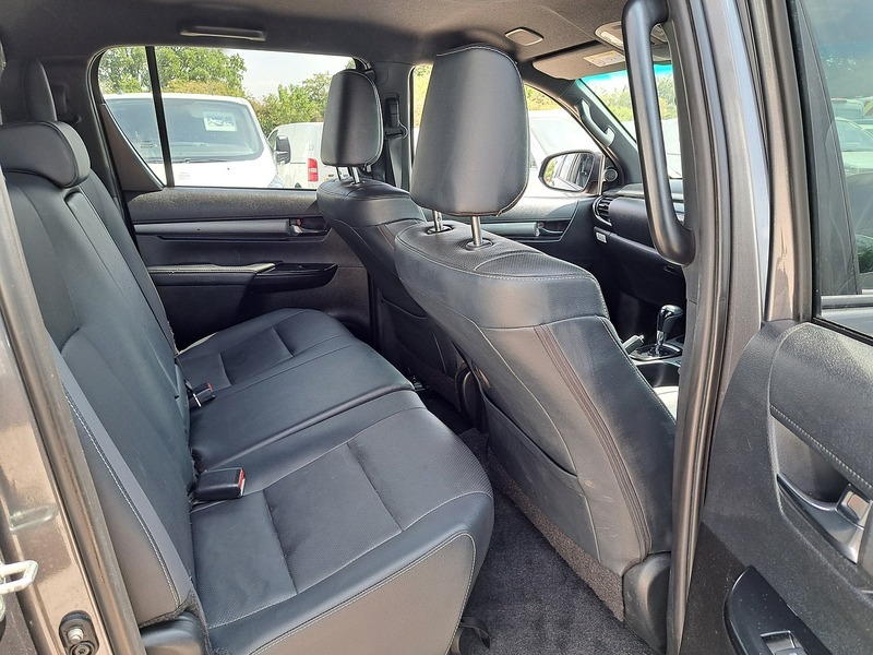Toyota Hilux D-4D Invincible X - U151142