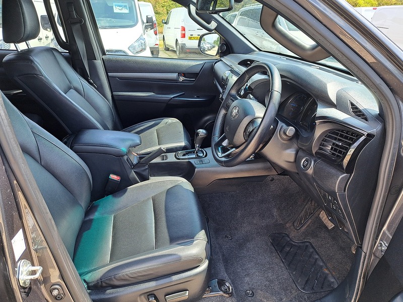 Toyota Hilux D-4D Invincible X - U151142