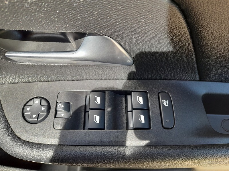 Vauxhall Mokka Electric SRi Premium - U151171